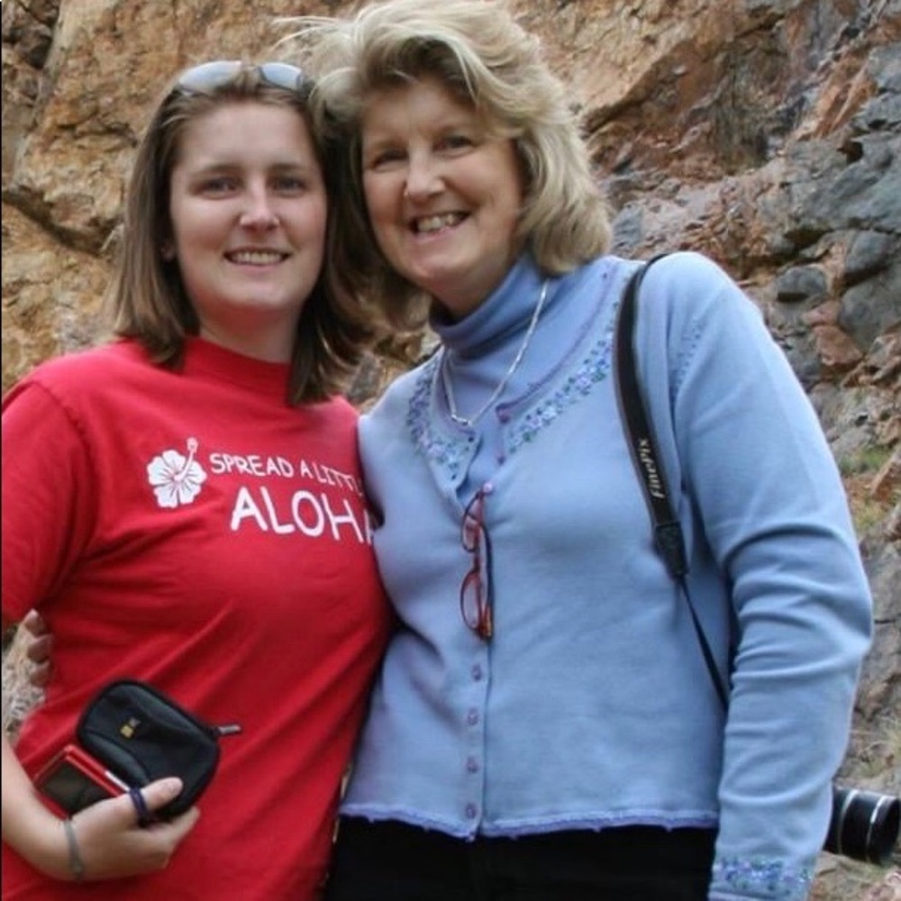 April Cornell Women’s Embroidered Sweater 💋